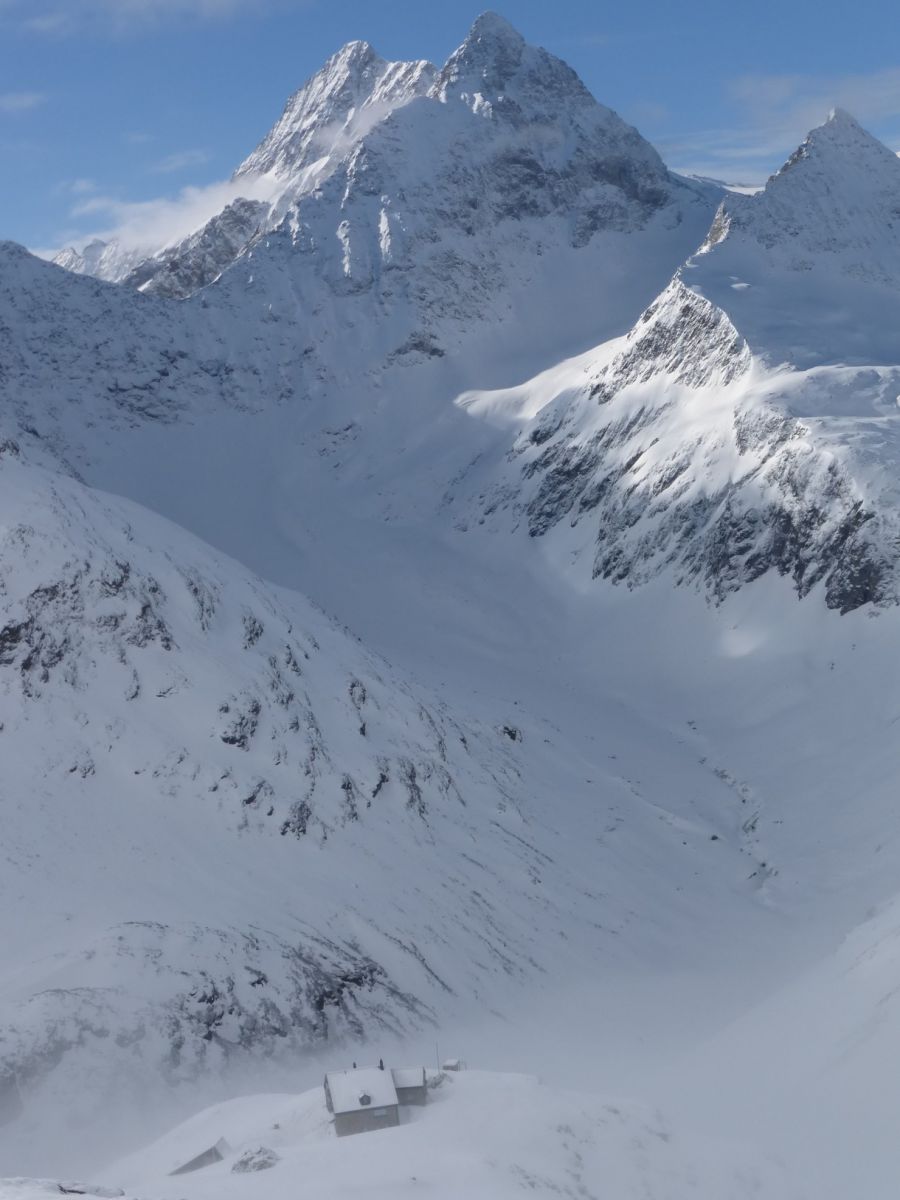 haute,route,uranaise,ski,randonnée,guide,haute,montagne,andermatt,altdorf,sustenpass,sustenhorn,engelberg,mountainguide,mountain,guide,ski,touring,freeride