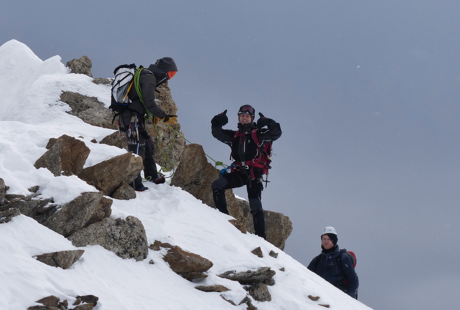 stage,alpinisme,debutant,montagne,coursenmarbrées,aiguille,cascade,glace,guide,haute,montagne,winter,mountaineering,course,mountain,guide,mountainguide,iceclimbing,alpinism,gullies,chamonix,courmayeur,