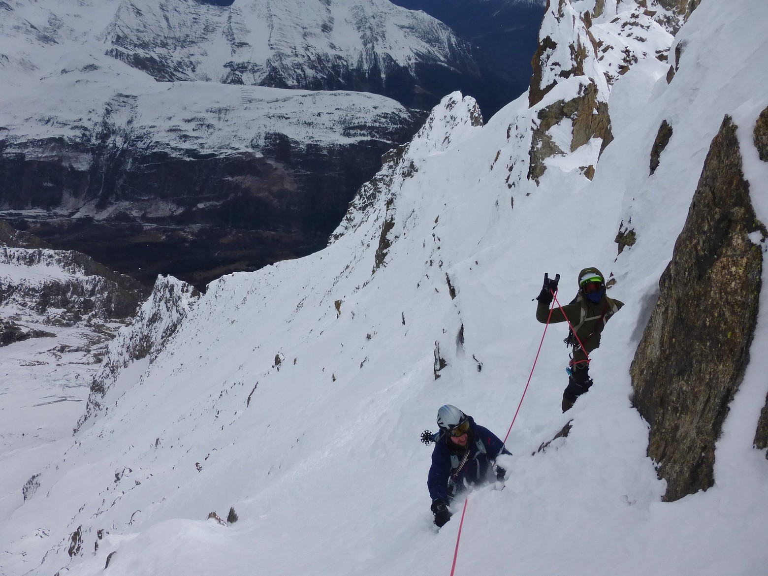 stage,alpinisme,debutant,montagne,coursenmarbrées,aiguille,cascade,glace,guide,haute,montagne,winter,mountaineering,course,mountain,guide,mountainguide,iceclimbing,alpinism,gullies,chamonix,courmayeur,