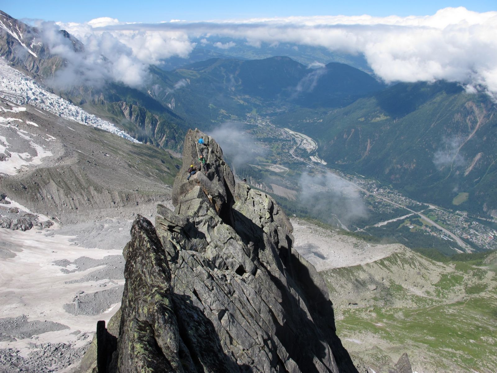 chamonix,escalade,classique,arete,des,papillons,arête des papillons,peigne,gendarme,blaitière,guide,haute,montagne,rock,climbing,chamonix classic,butterflies,ridge,classical,alpine,rock,mountain,guide