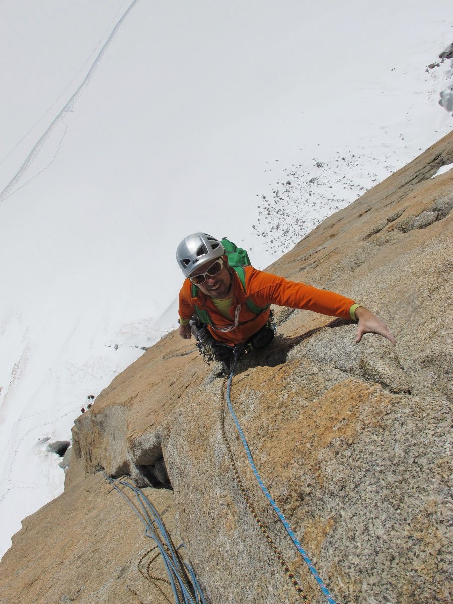 aiguille du midi,escalade,contamine,guide de haute montage,,chamonix,guide,montagne,rebuffat,route, mountain guide,rock,climbing,rockclimbing,paragliding