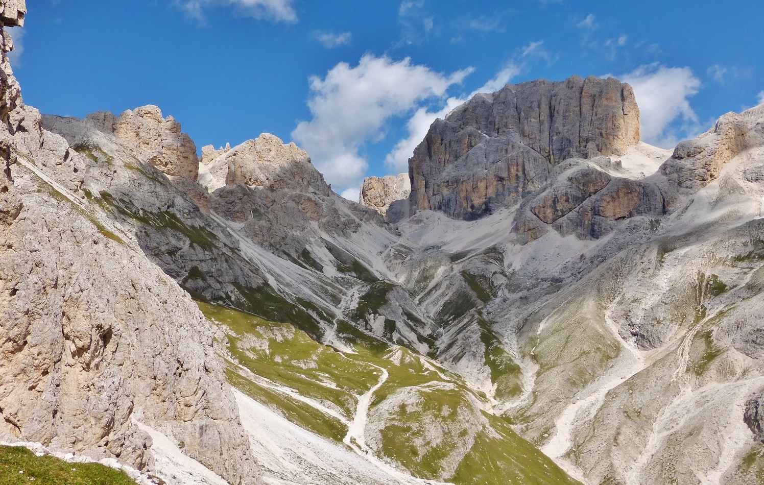escalade,dolomites,grandes voies,stages,tour de sella,canazei,sassolungo,marmolada,tre cime,guidehaute montagne
