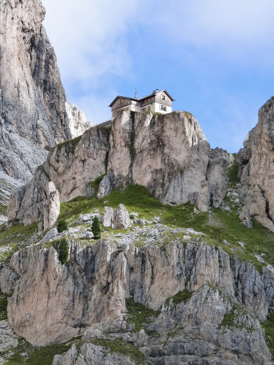 escalade,dolomites,grandes voies,stages,tour de sella,canazei,sassolungo,marmolada,tre cime,guidehaute montagne