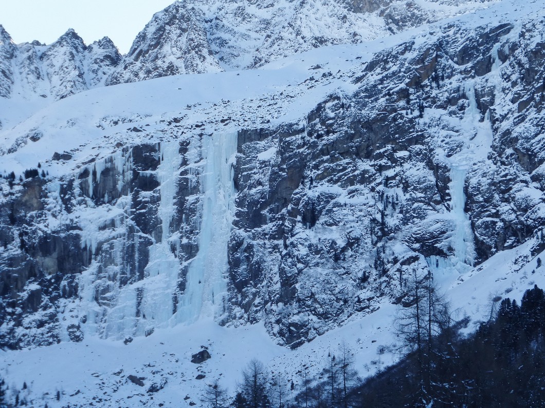 pitztal,ice climbing, mountain guide,ice course,innsbruck,tirol,cascade de glace,grimpe,guide haute montagne,stage glace,tyrol,kaunnertal,renkfall