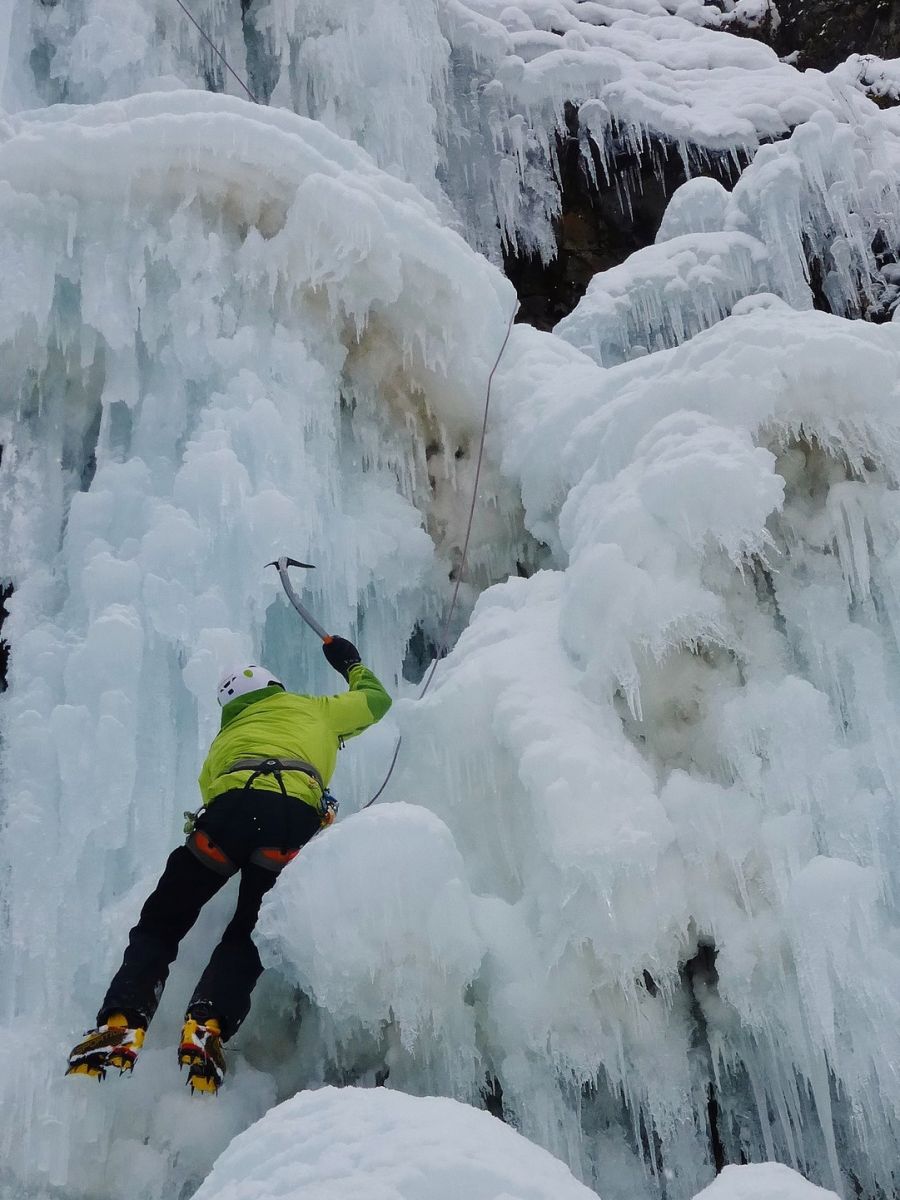 pitztal,ice climbing, mountain guide,ice course,innsbruck,tirol,cascade de glace,grimpe,guide haute montagne,stage glace,tyrol,kaunnertal,renkfall
