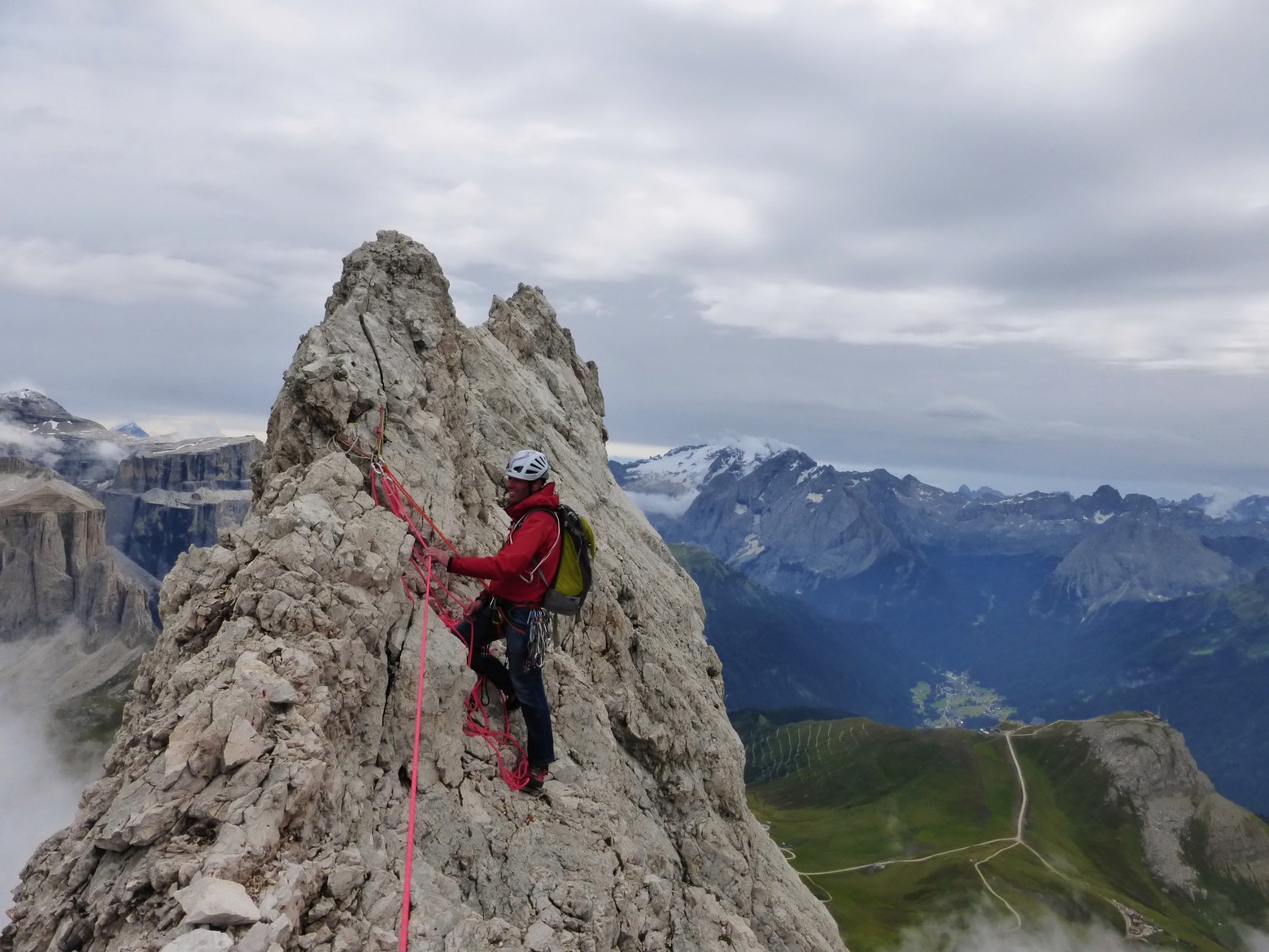 dolomites,escalade,canazei,,sassolungo,guide,haute,montagne,mountain,guide,rock climbing,climbing,tofanes,pulice,catinacicio,voies,terrain,aventure,classic,route,alta,badia,guide