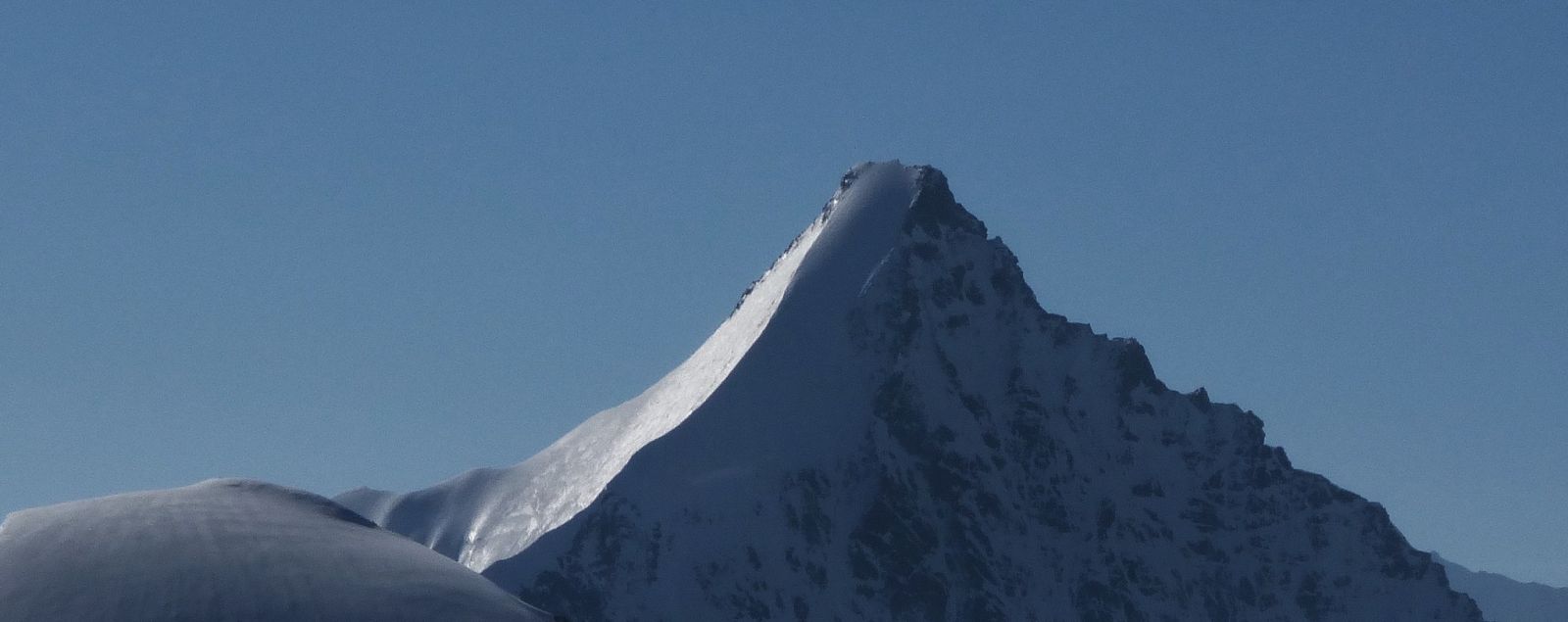 valais,ridges,crest,alpinism,mountain,summit,climbing,course,mountain guide,zinalrothorn,obergabelhorn,north face,